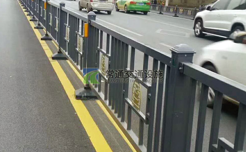 滕王閣造型灰色道路中心隔離護(hù)欄